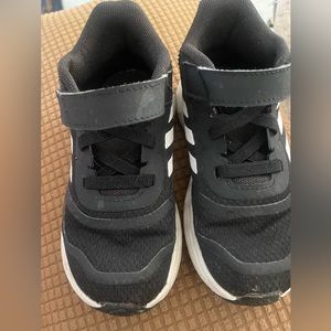 Toddler adidas light motion size 7